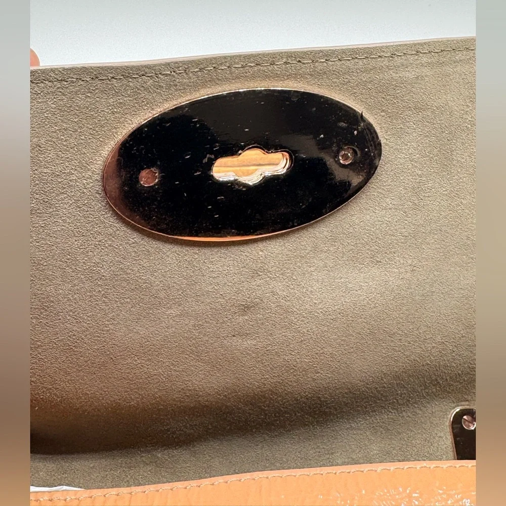 Mulberry Glossy Small Lily Flap Bag Purse in Apricot - Picture 11 of 16